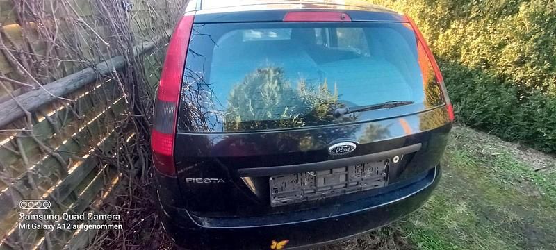 Gebraucht Ford Fiesta 70 PS (51 kW) 2005 Schwarz Kleinwagen