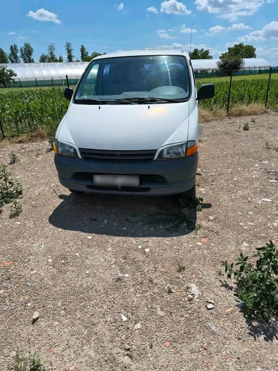 Gebraucht Toyota HiAce 75 PS (55 kW) 2000 Weiß Van / Kleinbus