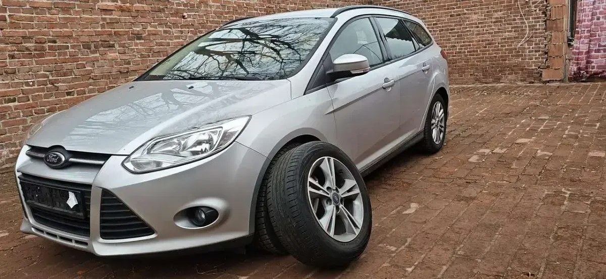 Brugt Ford Focus SYNC Edition 101 HK (74 kW) 2013 Sølv Stationcar