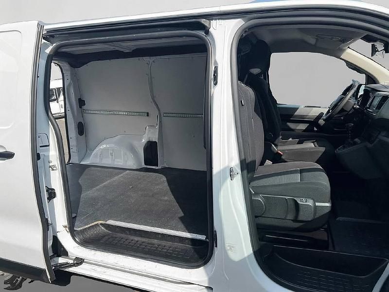 Second-hand Citroën Jumpy 144 CP (105 kW) 2023 Alb Monovolum