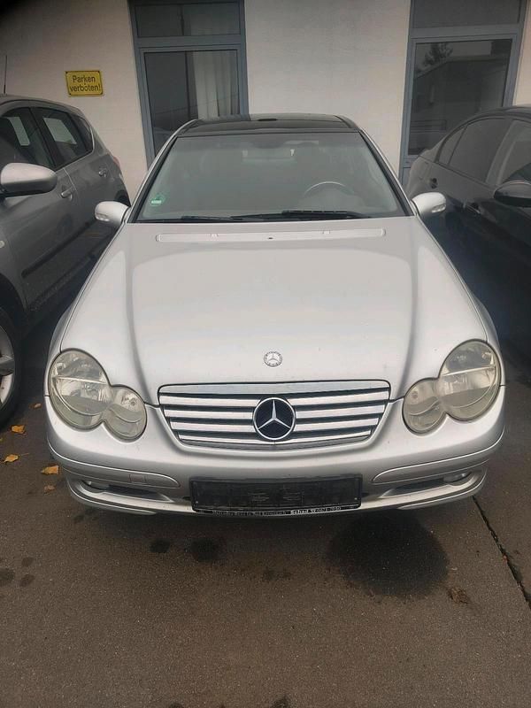 Grau Gebraucht 2003 Mercedes C200 Coupé | 2.800 € (Fairer Preis) - Bild 1/4