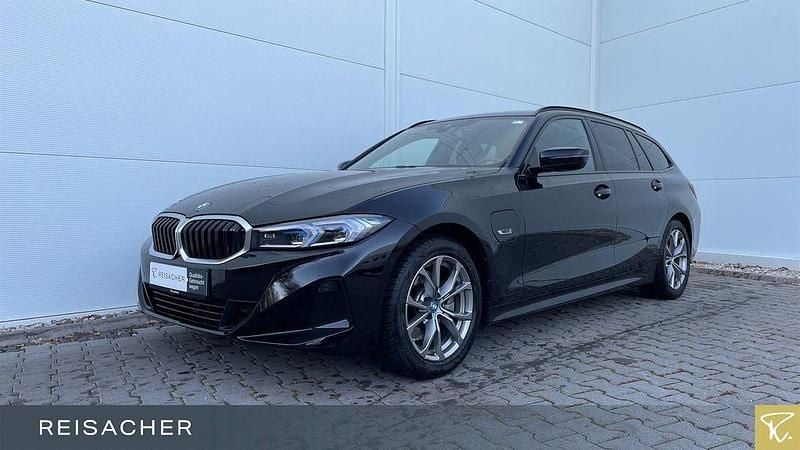 Schwarz Gebraucht 2022 BMW 330e Sport Line Limousine | 32.899 € (Guter Preis) - Bild 1/4