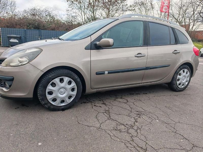 Gebraucht Renault Clio II Dynamique 101 PS (74 kW) 2008 Beige Limousine