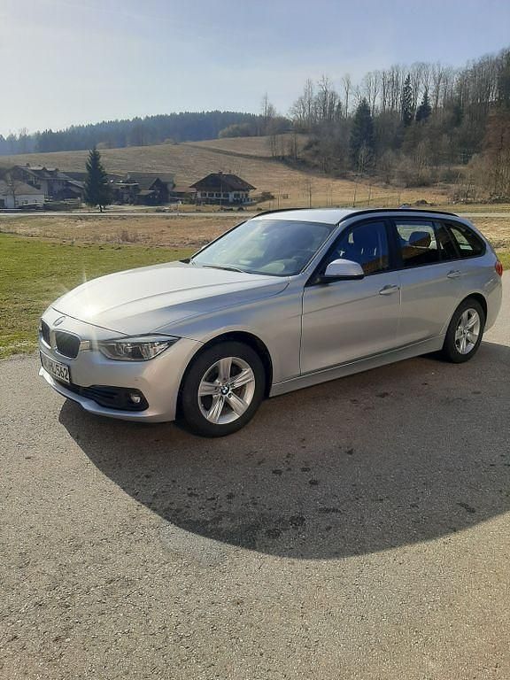 Gebraucht BMW 320 190 PS (139 kW) 2019 Silber Kombi