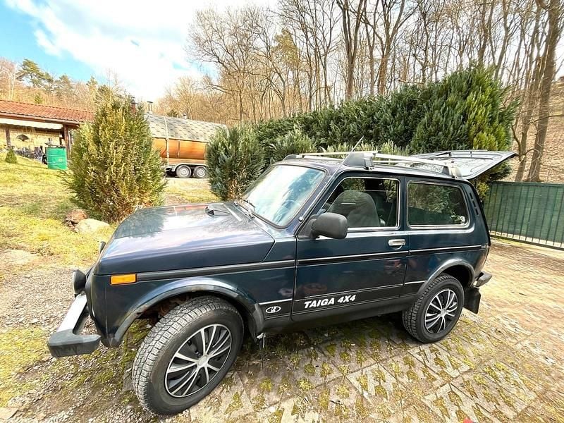 Gebraucht Lada niva 83 PS (61 kW) 2012 Grün SUV