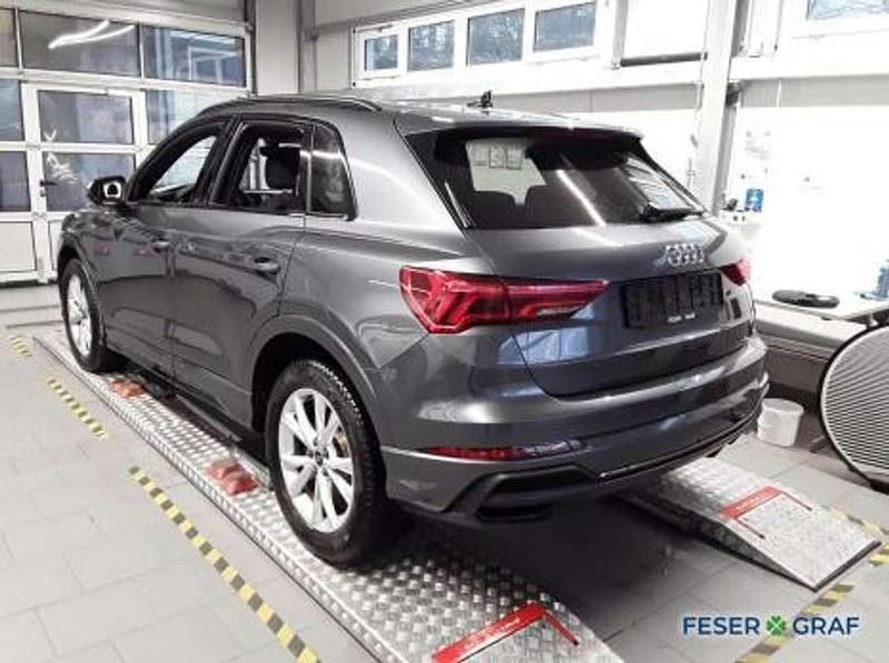 Gebraucht Audi Q3 Business 150 PS (110 kW) 2023 Daytonagrau perleffekt SUV