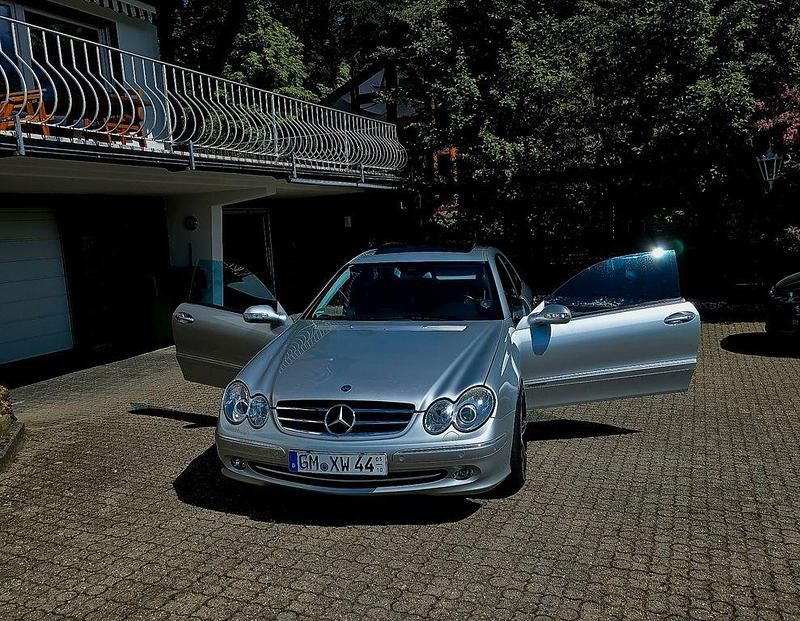 Silber Gebraucht 2002 Mercedes CLK320 Avantgarde Coupé | 5.500 € (Fairer Preis) - Bild 1/4
