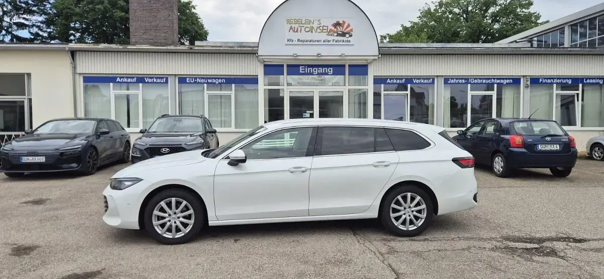 Gebraucht VW Passat IQ Drive 150 PS (110 kW) 2024 Weiß Kombi
