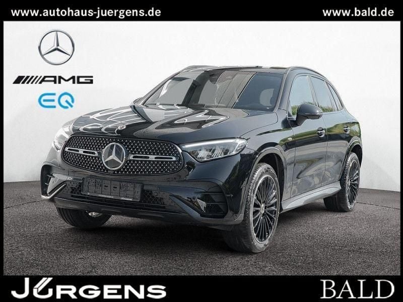 Schwarz unilack schwarz Gebraucht 2025 Mercedes GLC300e AMG SUV | 72.880 € (Teuer) - Bild 1/4