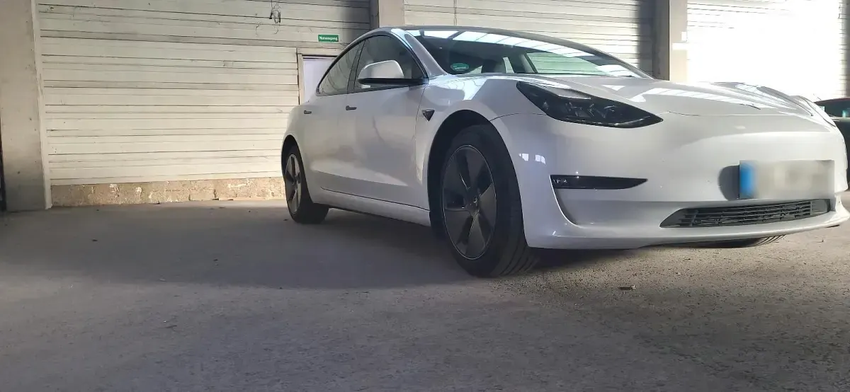 Gebraucht Tesla Model 3 Long Range RWD 235 kW (320 PS) 2023 Weiß Limousine