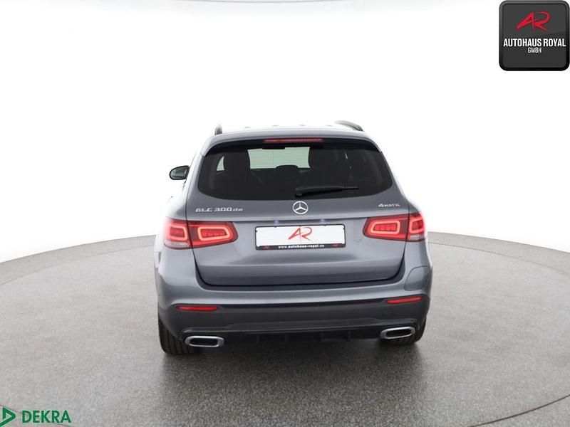 Gebraucht Mercedes GLC300e AMG 306 PS (225 kW) 2021 Grau SUV