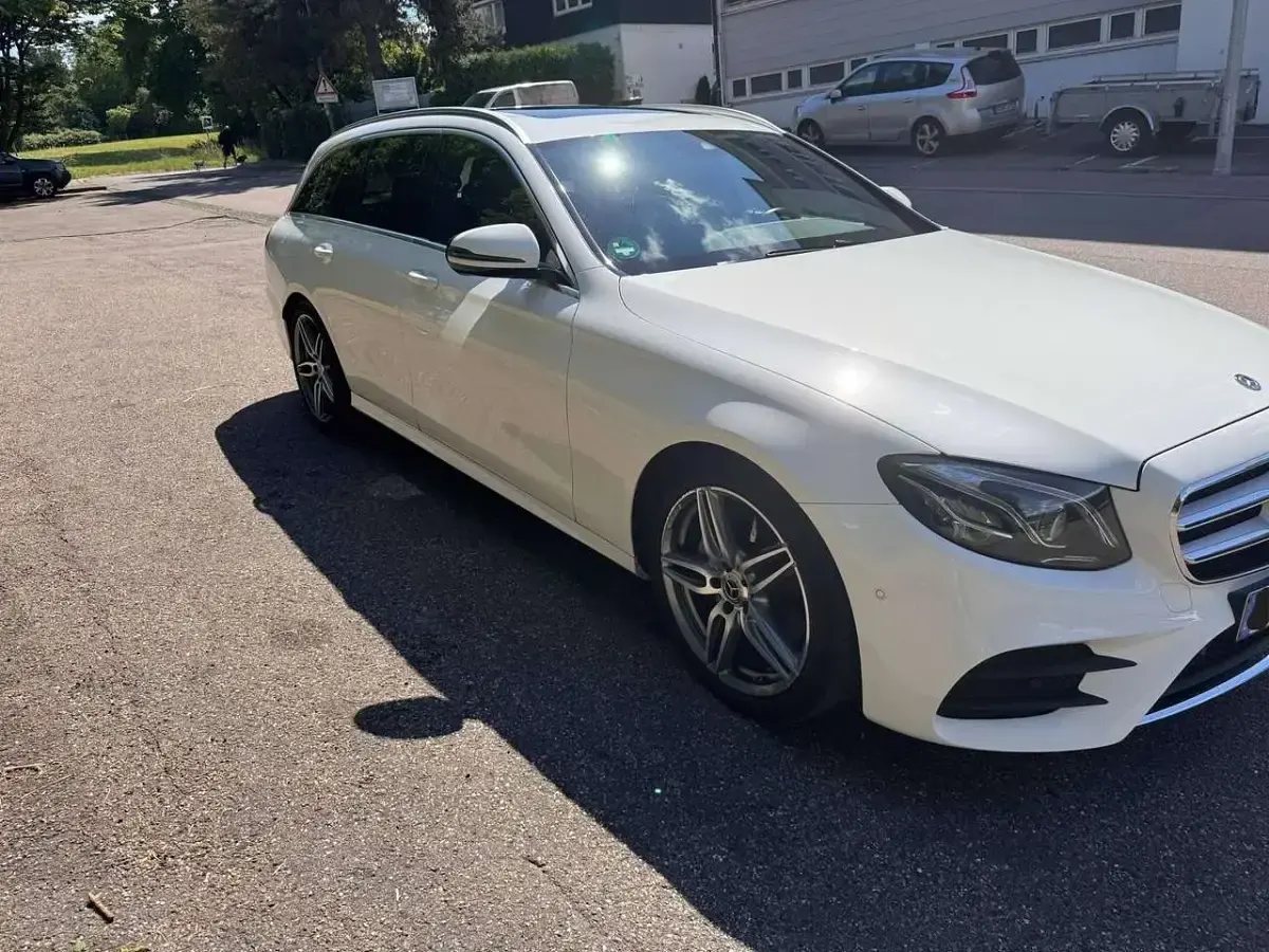 Gebraucht Mercedes E300 AMG line 245 PS (180 kW) 2018 Weiß Kombi