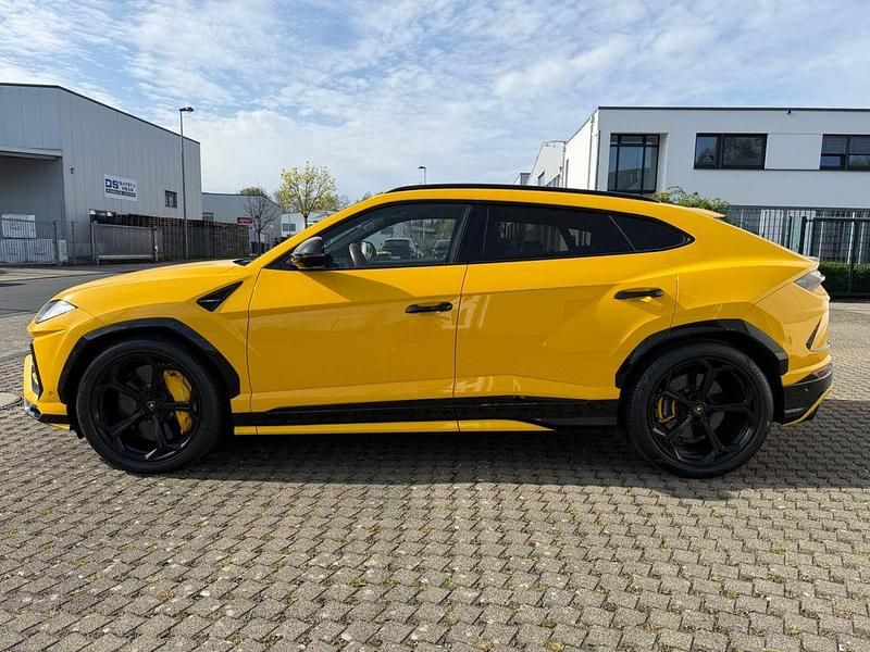 Second-hand Lamborghini Urus 650 CP (478 kW) 2019 Galben SUV