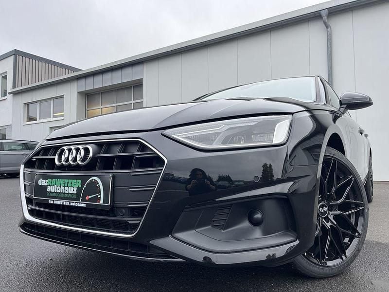 Mythosschwarz Gebraucht 2023 Audi A4 S-Line Kombi | 30.460 € (Superpreis) - Bild 1/4