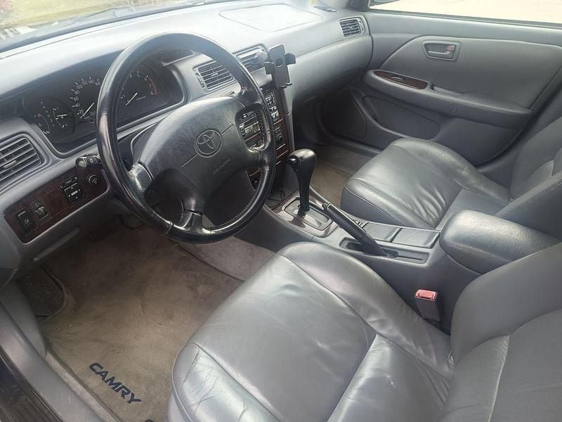 Gebraucht Toyota Camry 190 PS (139 kW) 1999 Blau Limousine