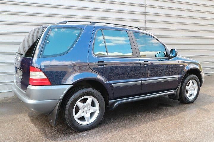 Gebraucht Mercedes ML320 218 PS (160 kW) 2000 Blau SUV