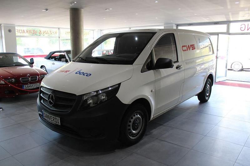Weiß Gebraucht 2018 Mercedes Vito Van / Kleinbus | 8.990 € (Superpreis) - Bild 1/4