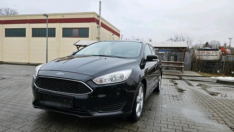 Gebraucht Ford Focus 101 PS (74 kW) 2017 Schwarz Kombi