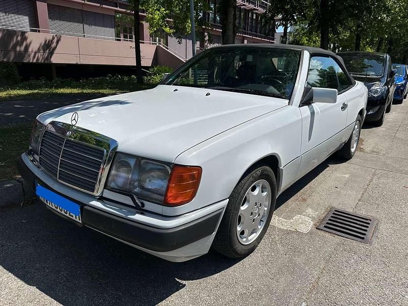 Second-hand Mercedes E300 220 CP (161 kW) 1992 Alb Cabrio
