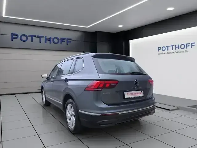 Gebraucht VW Tiguan Allspace Life 150 PS (110 kW) 2022 Grau SUV
