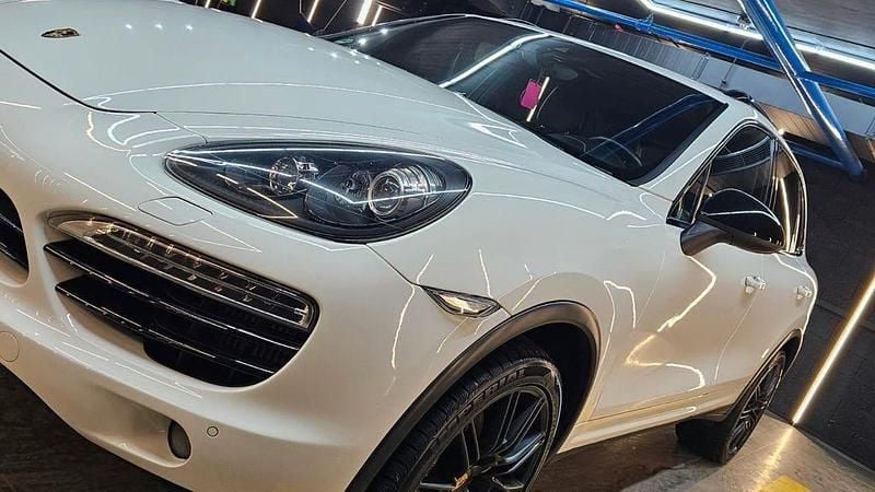 Schwarz Gebraucht 2013 Porsche Cayenne SUV | 17.600 € (Fairer Preis) - Bild 1/4