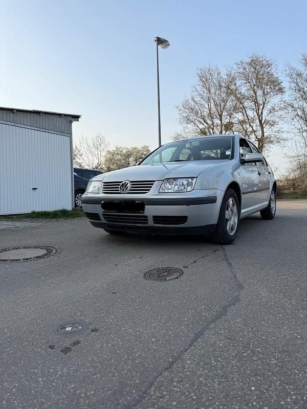 Gebraucht VW Bora 75 PS (55 kW) 2001 Silber Limousine