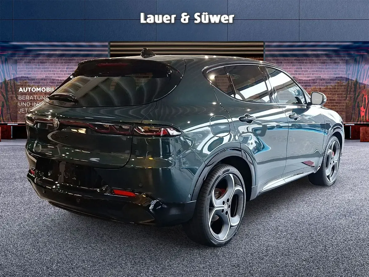 Neu Alfa Romeo Tonale 174 PS (127 kW) 2025 Grün SUV