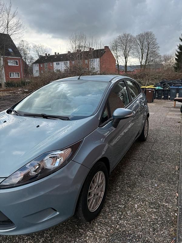 Gebraucht Ford Fiesta 90 PS (66 kW) 2009 Blau Kleinwagen