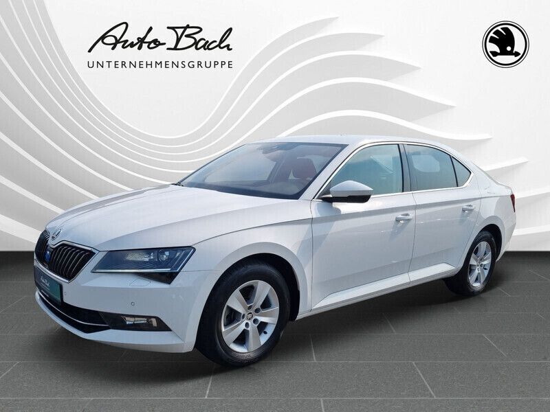 Weiß Gebraucht 2019 Skoda Superb Ambition Limousine | 24.890 € (Teuer) - Bild 1/4