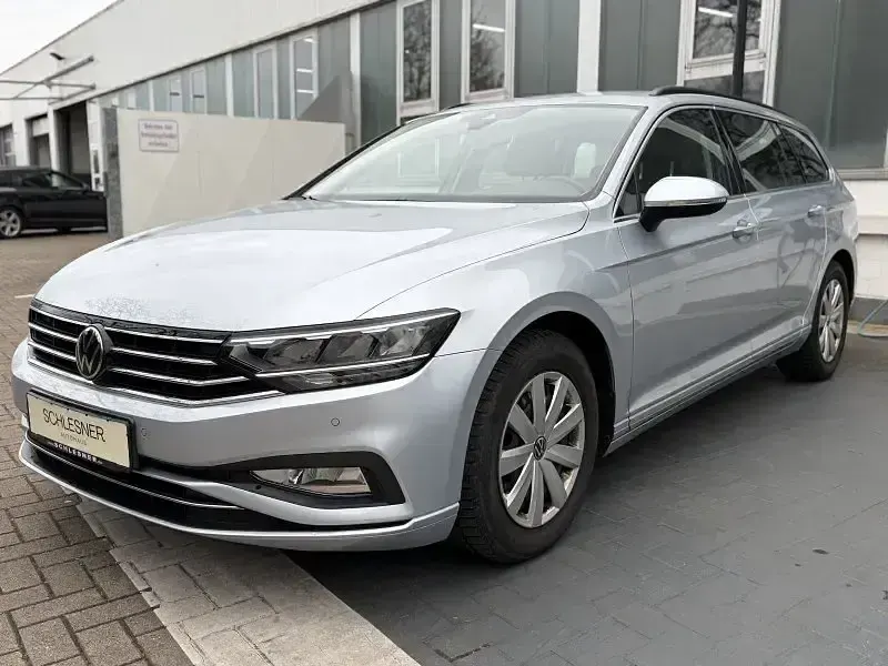 Gebraucht VW Passat Business 150 PS (110 kW) 2022 Scalesilver Kombi
