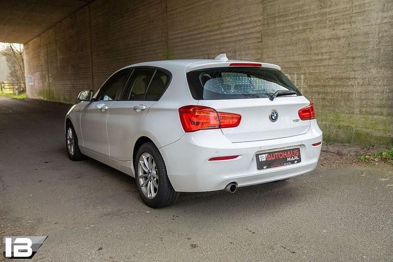 Gebraucht BMW 118 Advantage 136 PS (100 kW) 2018 Weiß Kleinwagen