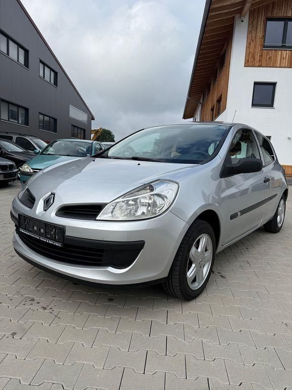 Grau Gebraucht 2006 Renault Clio III Authentique Limousine | 2.690 € (Fairer Preis) - Bild 1/4