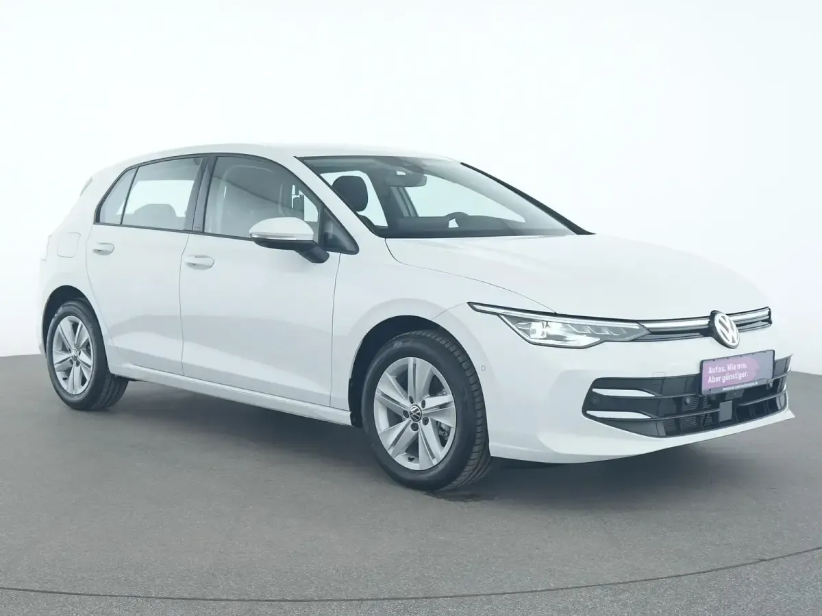 Gebraucht VW Golf VIII Life 116 PS (85 kW) 2024 Pure white Limousine
