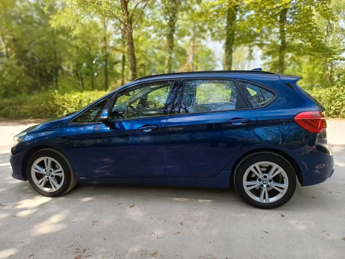 Gebraucht BMW 218 Active Tourer Sport Line 150 PS (110 kW) 2021 Blau Van / Kleinbus