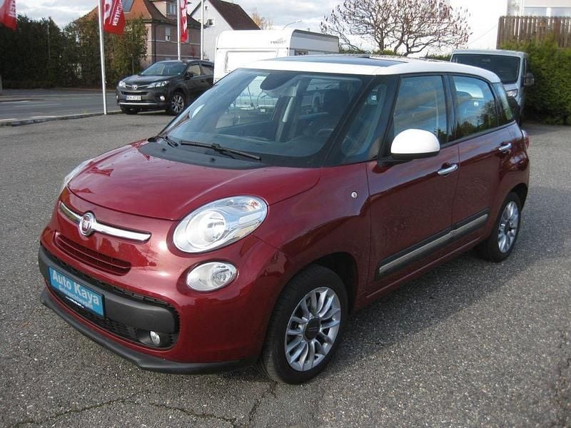 Rot Gebraucht 2015 Fiat 500L Lounge Van / Kleinbus | 7.590 € (Guter Preis) - Bild 1/4