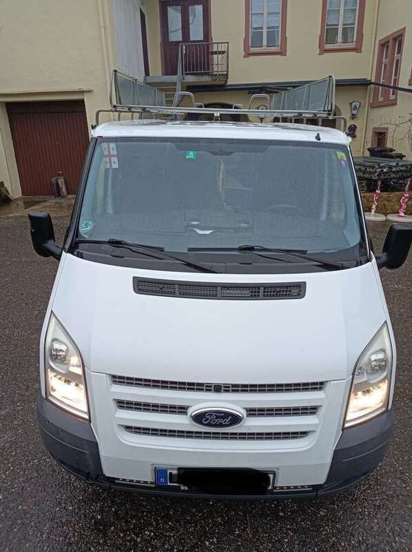 Weiß Gebraucht 2012 Ford Tourneo Van / Kleinbus | 9.000 € - Bild 1/4