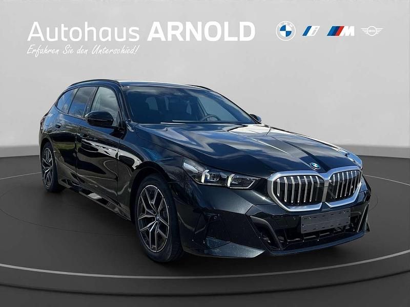 Neu BMW 520 Performance 197 PS (144 kW) 2026 Black sapphire Kombi