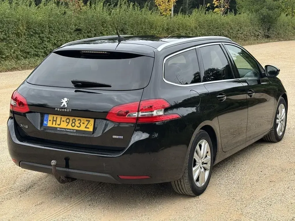 Gebraucht Peugeot 308 SW 120 PS (88 kW) 2015 Schwarz Kombi