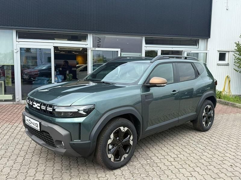 Grün Gebraucht 2025 Dacia Duster Extreme Limousine | 28.671 € (Fairer Preis) - Bild 1/4