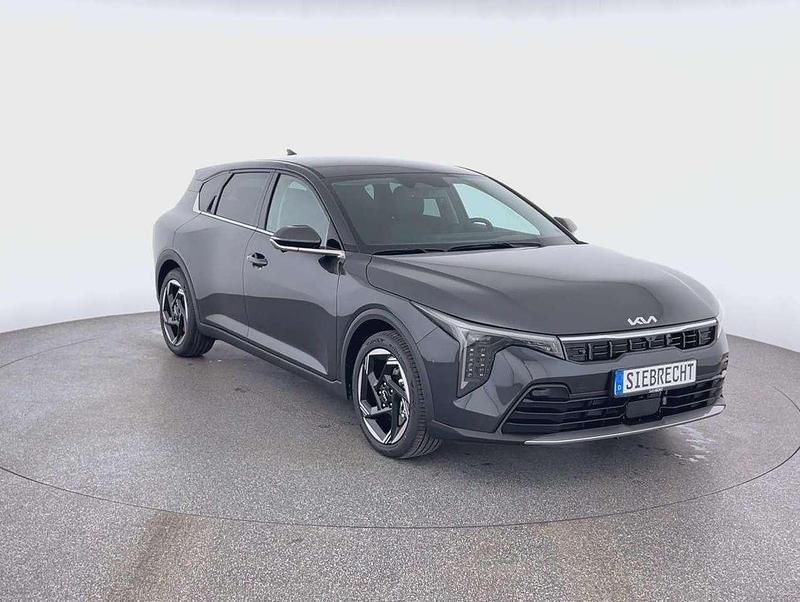 Gebraucht Kia K4 Spirit 150 PS (110 kW) 2025 Grau Limousine