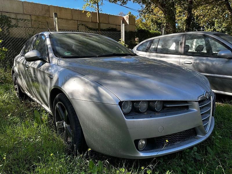 Silber Gebraucht 2004 Alfa Romeo 159 Limousine | 1.490 € - Bild 1/4