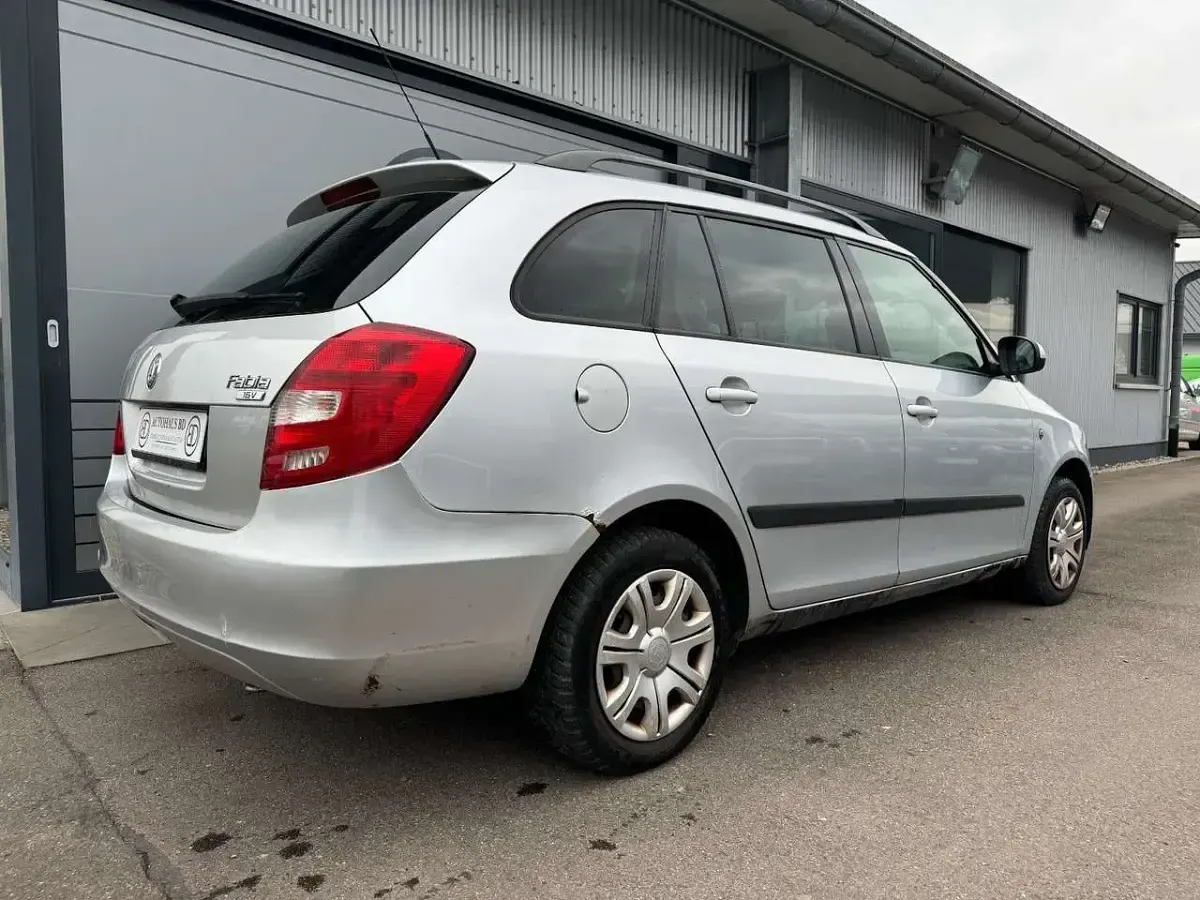 Gebraucht Skoda Fabia Ambiente 86 PS (63 kW) 2008 Brilliantsilber metallic Kleinwagen