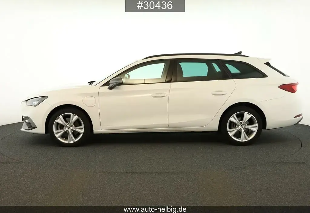 Używany Seat Leon FR 204 KM (150 kW) 2022 Biały Kombi