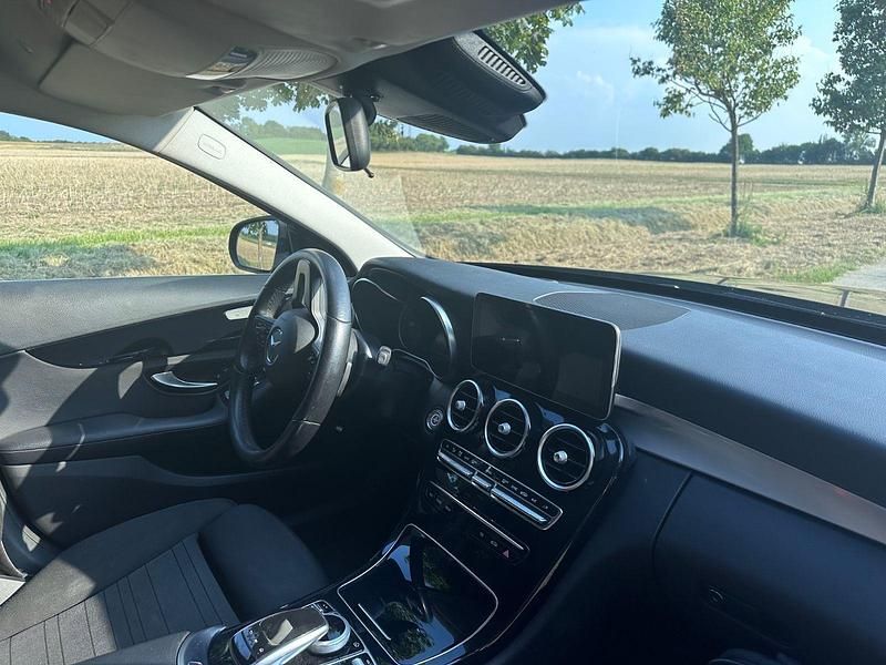 Gebraucht Mercedes C200 160 PS (117 kW) 2019 Schwarz Kombi