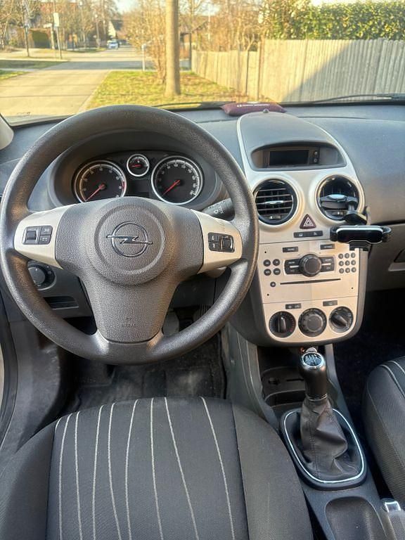 Gebraucht Opel Corsa Edition 90 PS (66 kW) 2007 Silber Kleinwagen