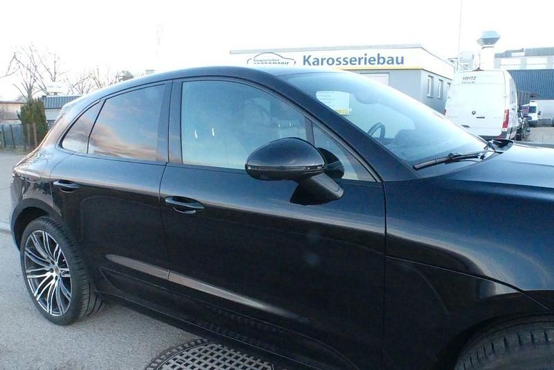 Gebraucht Porsche Macan Turbo Performance Package 441 PS (324 kW) 2017 Schwarz SUV