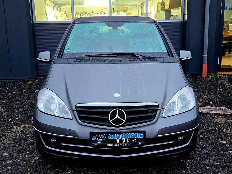 Gebraucht Mercedes A160 95 PS (69 kW) 2009 Mountaingrau  met. (metallic) Limousine