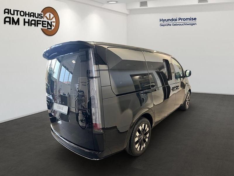 Neu Hyundai Staria Signature 160 PS (117 kW) 2025 Schwarz Van / Kleinbus
