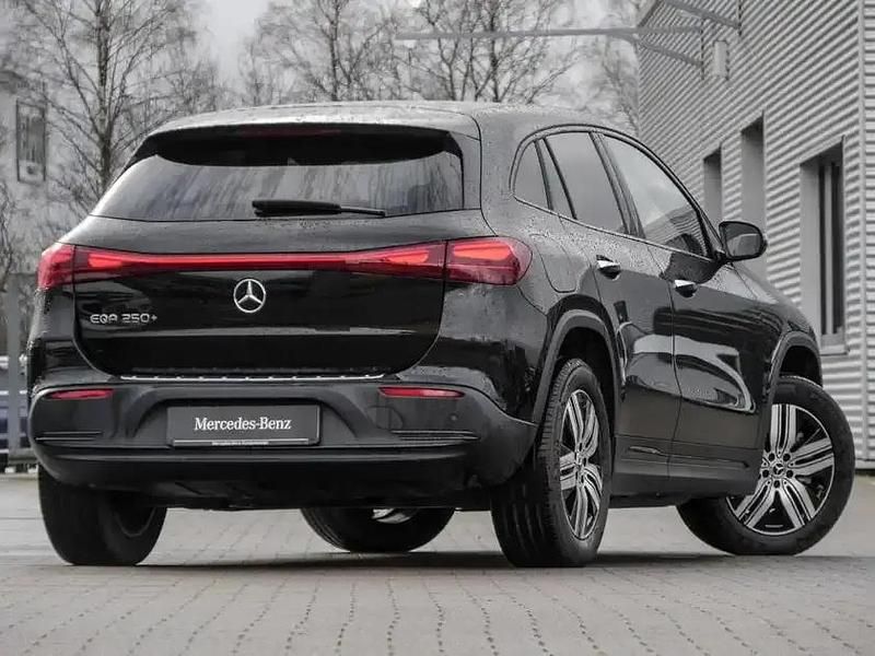 Gebraucht Mercedes EQA250+ Night 139 kW (190 PS) 2024 Schwarz metalliclack kosmossch SUV