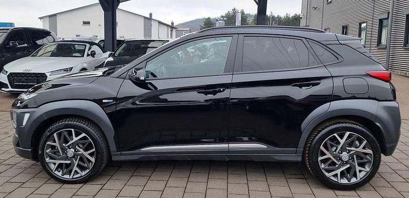 Gebraucht Hyundai Kona Sport 141 PS (103 kW) 2021 Schwarz SUV